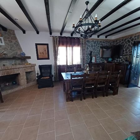 Villa Martinez Alquiler Rural Isabel Alcalá del Valle Eksteriør bilde