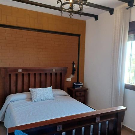 Villa Martinez Alquiler Rural Isabel Alcalá del Valle Eksteriør bilde