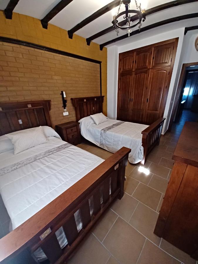 Villa Martinez Alquiler Rural Isabel Alcalá del Valle Eksteriør bilde